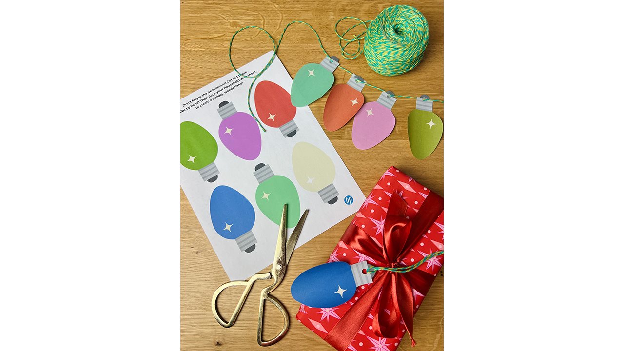 Printable holiday lightbulbs and string from which to hang them as garland