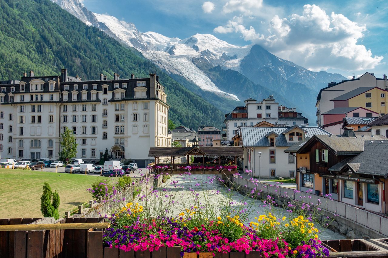 Charming buildings along the chamonix tour du mont blanc trail